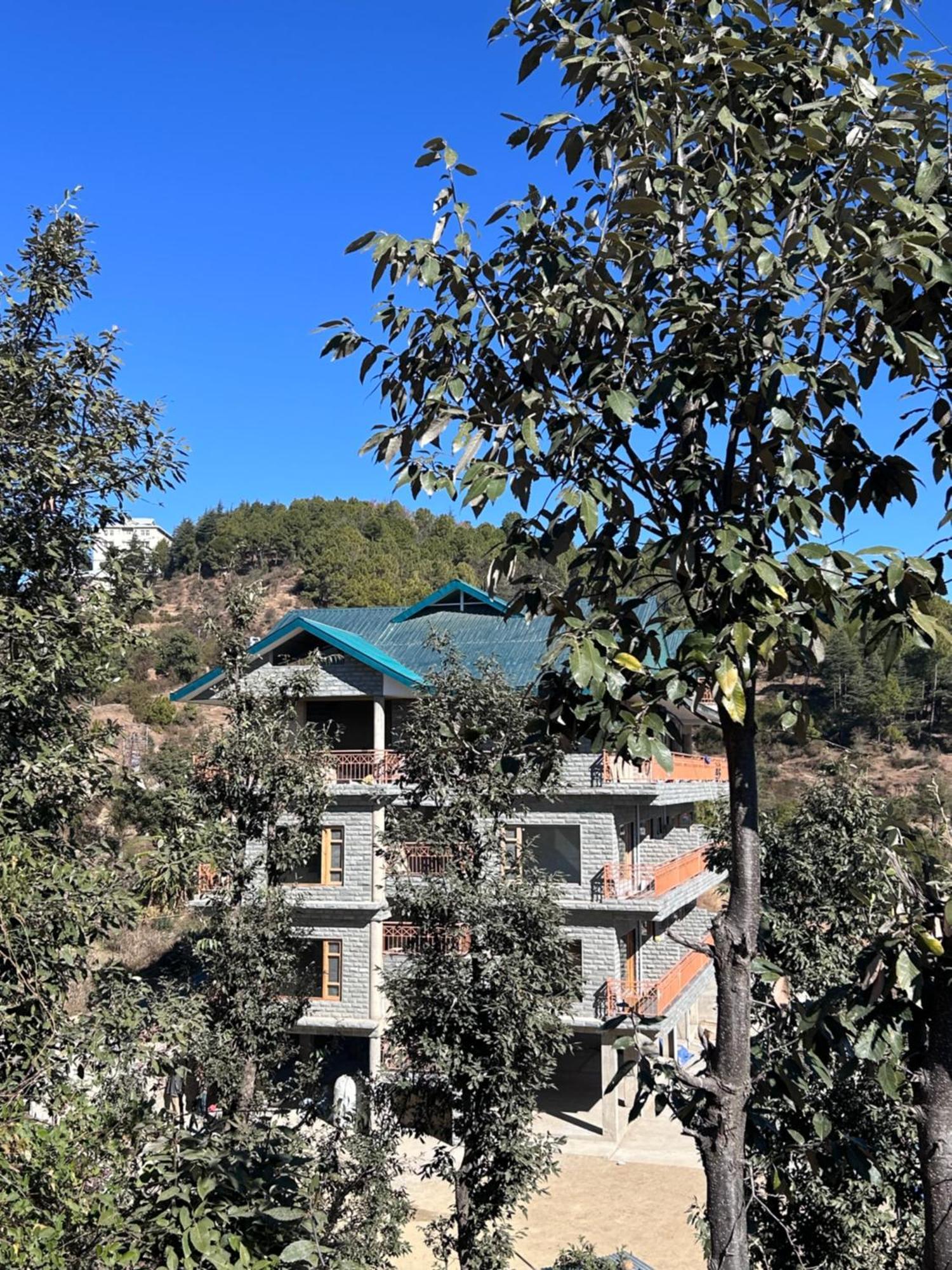 Shalom Hillcrest Inn Шімла Екстер'єр фото