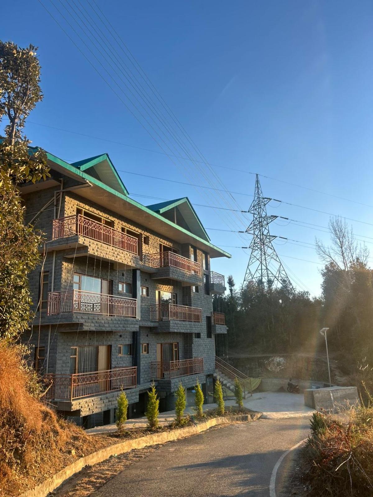 Shalom Hillcrest Inn Шімла Екстер'єр фото