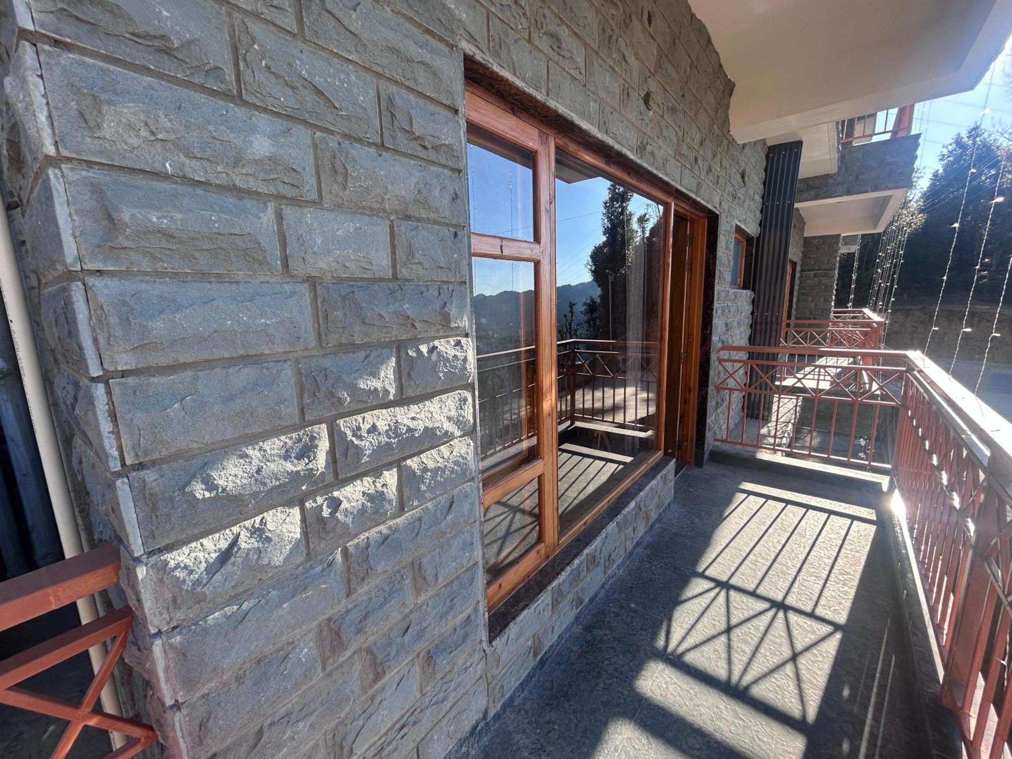 Shalom Hillcrest Inn Шімла Екстер'єр фото