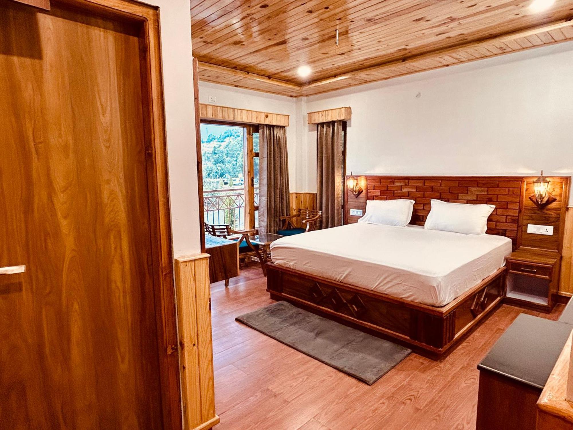 Shalom Hillcrest Inn Шімла Екстер'єр фото
